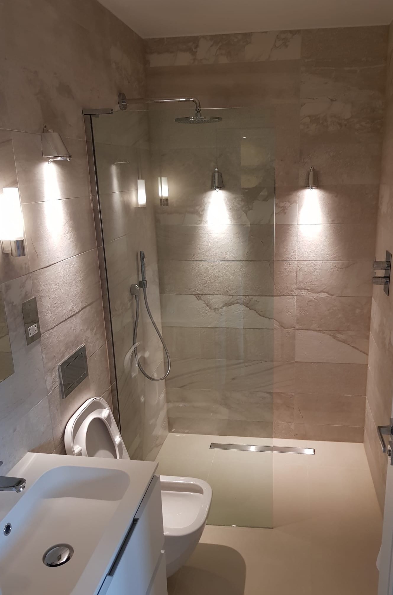 Shower room with walk-in shower